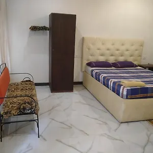  Проживание в семье Living Шри-Ланка